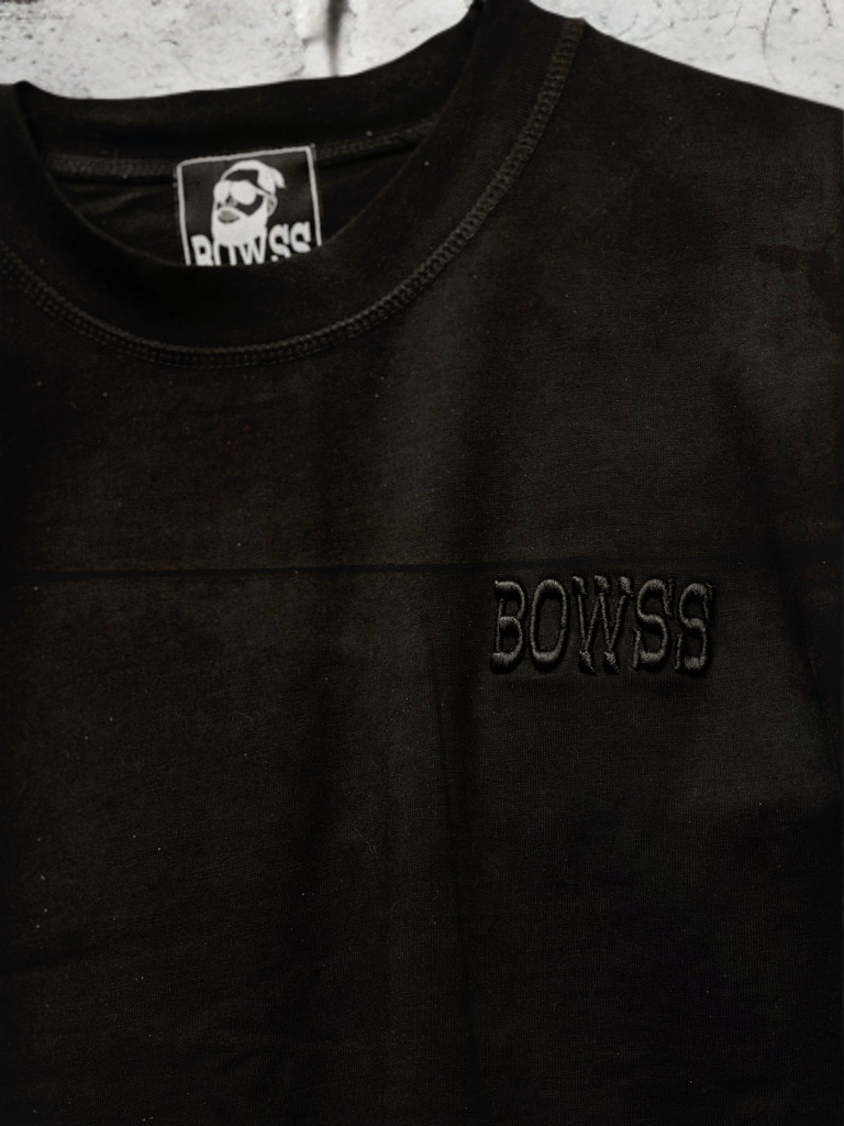 CLASSIC ON-BLACK Tee